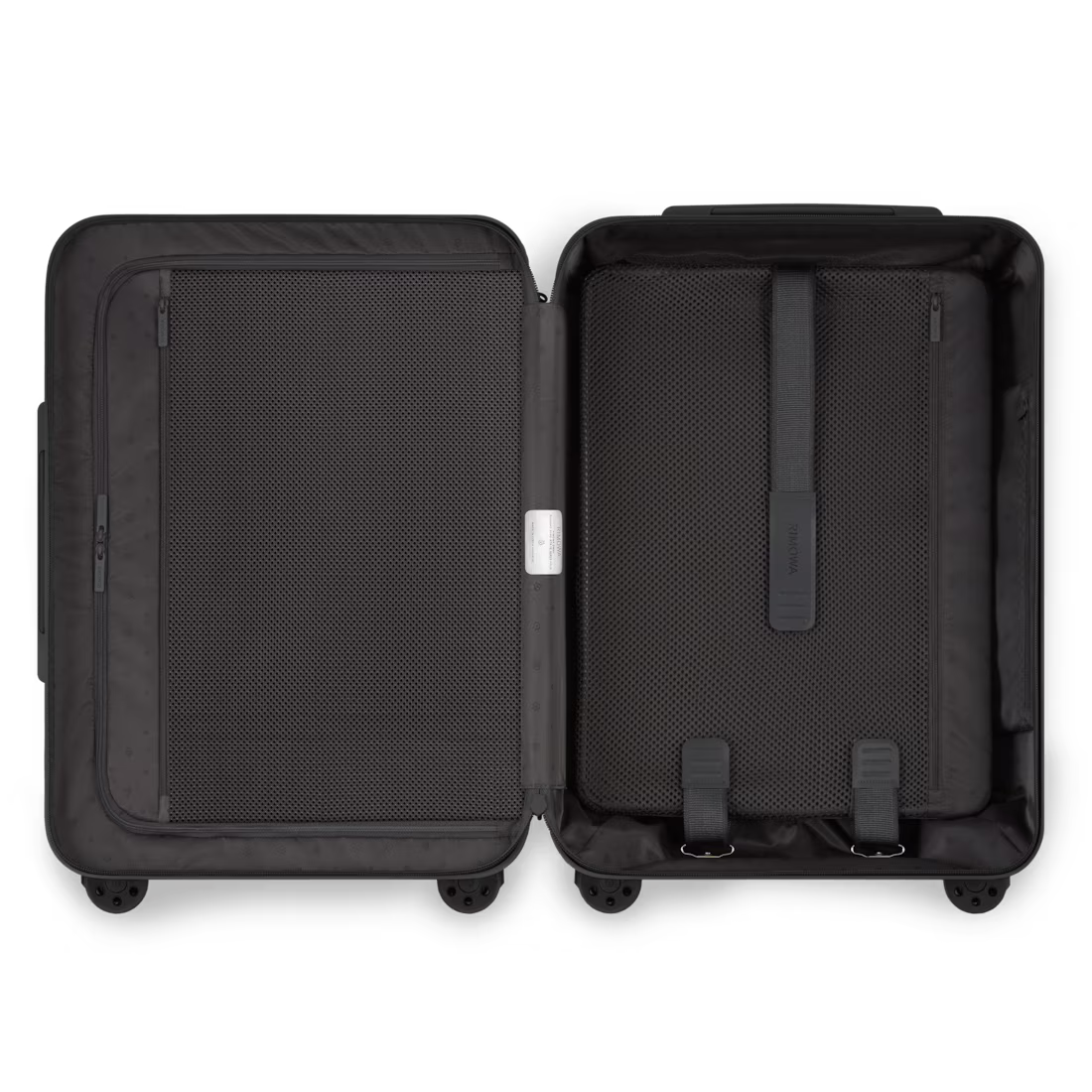 RIMOWA Essential Cabin Black